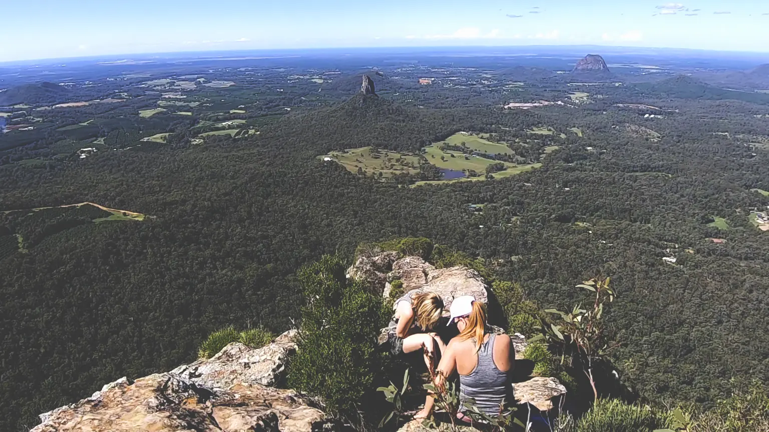 mt-beerwah 2 women hikers photo